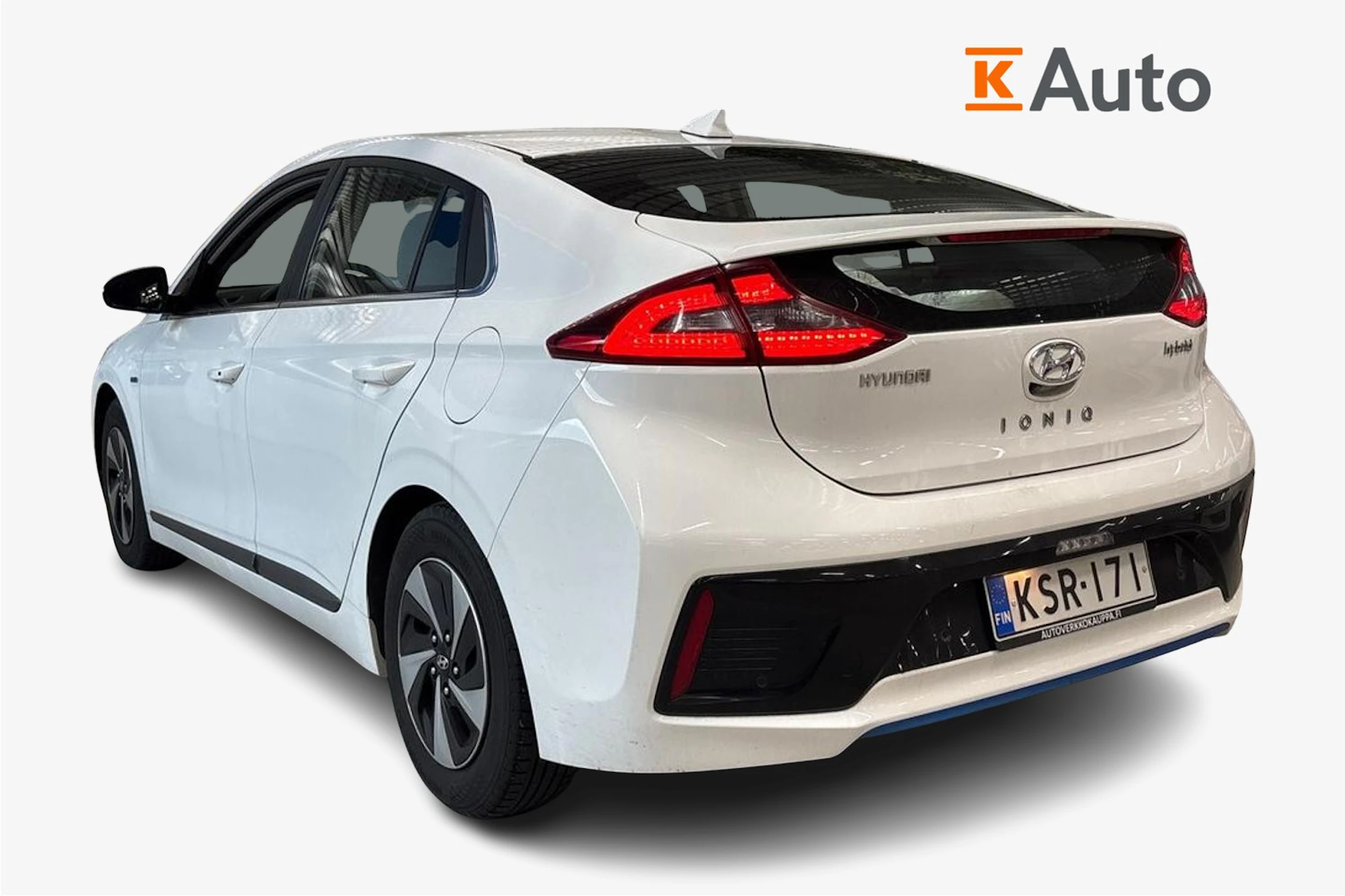 valkoinen Hyundai IONIQ hybrid 2017 kuva 2.