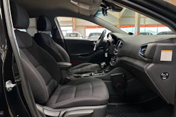 musta Hyundai IONIQ hybrid 2017 kuva 11.