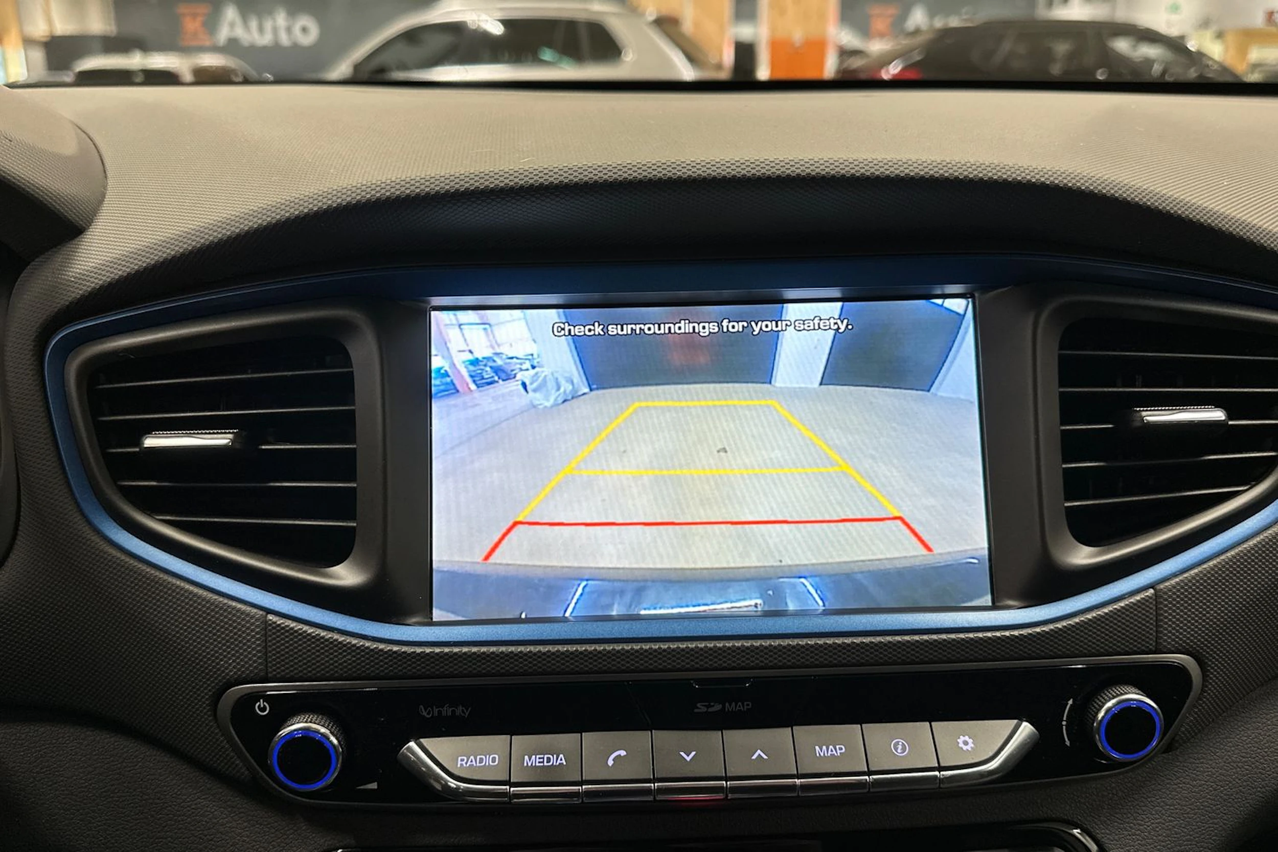 musta Hyundai IONIQ hybrid 2017 kuva 13.