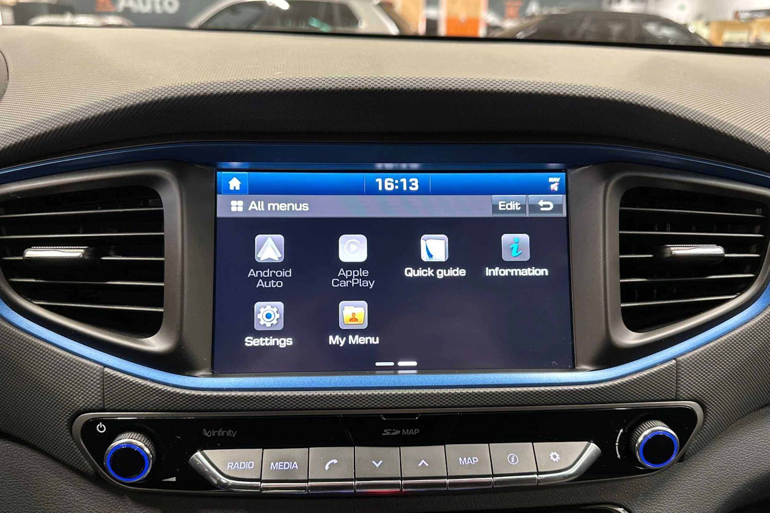 musta Hyundai IONIQ hybrid 2017 kuva 15.