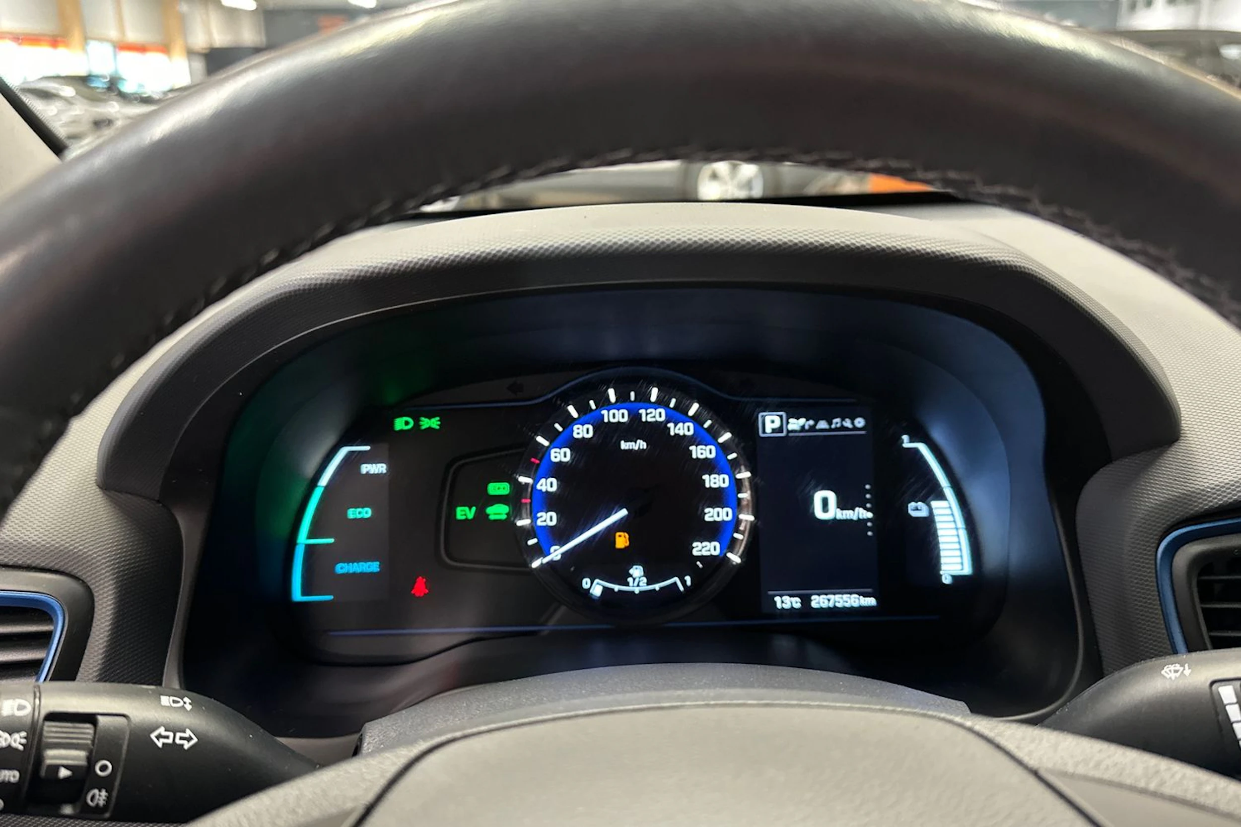 musta Hyundai IONIQ hybrid 2017 kuva 19.