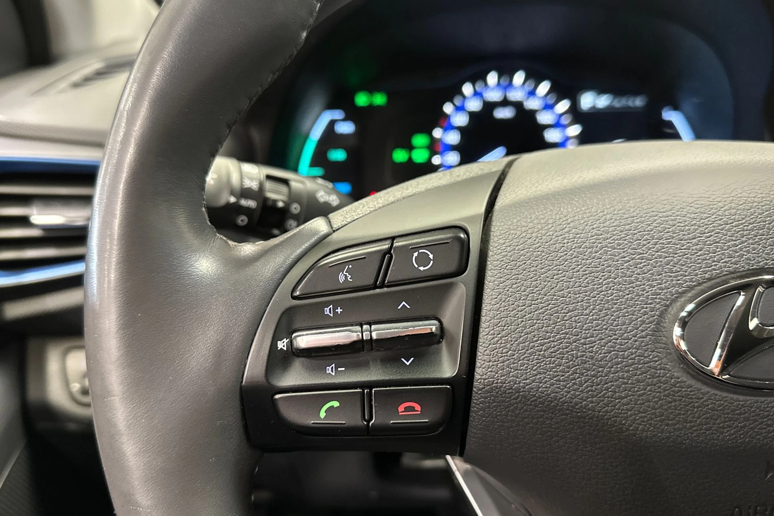 musta Hyundai IONIQ hybrid 2017 kuva 20.