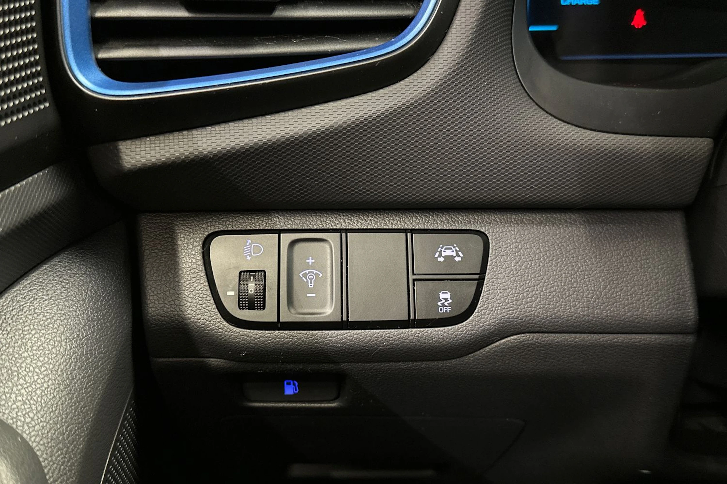 musta Hyundai IONIQ hybrid 2017 kuva 22.