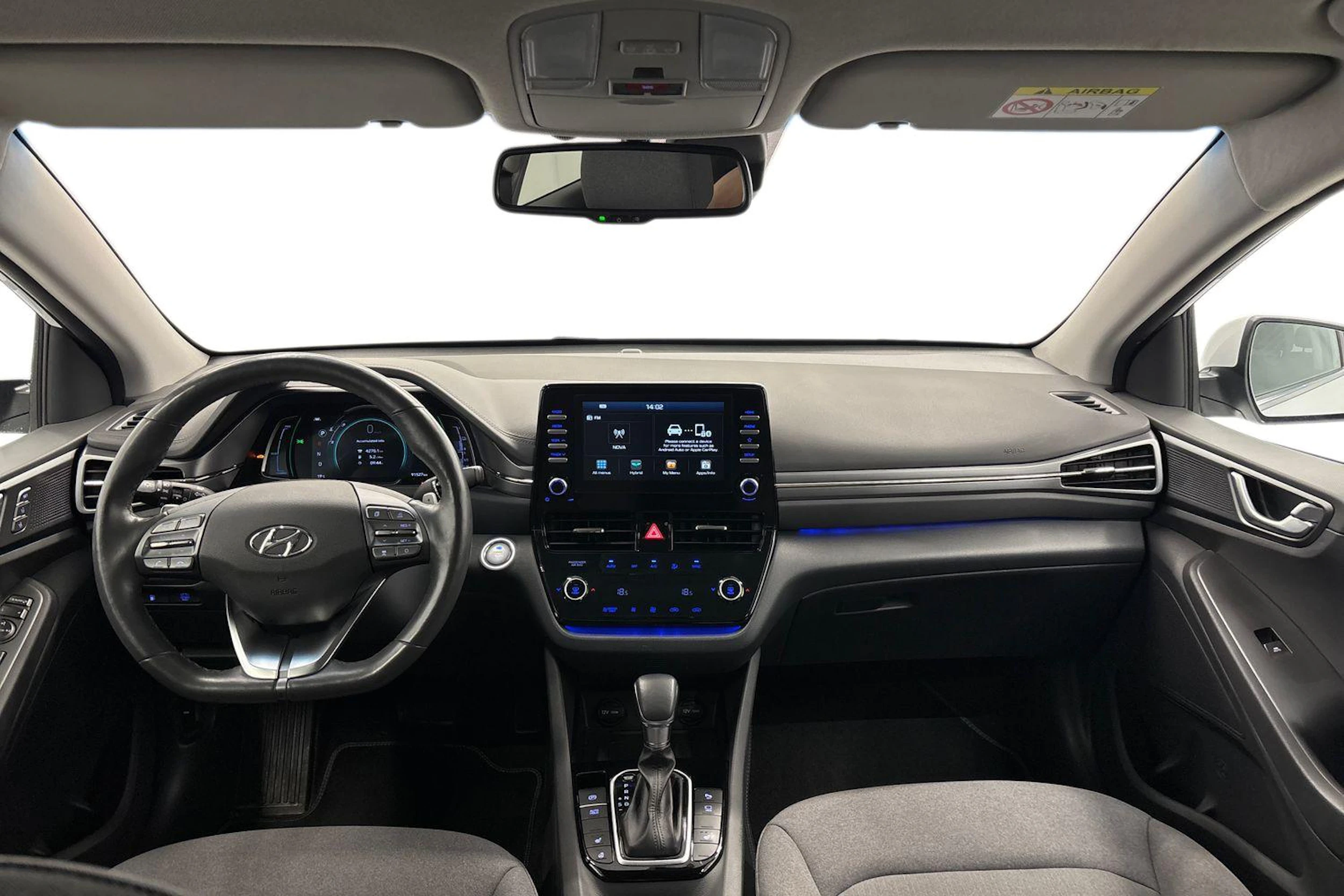 valkoinen Hyundai IONIQ hybrid 2021 kuva 7.