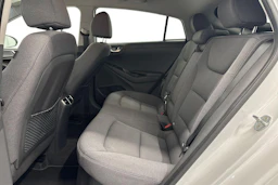 valkoinen Hyundai IONIQ hybrid 2021 kuva 8.