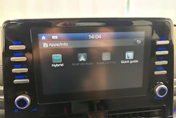 valkoinen Hyundai IONIQ hybrid 2021 kuva 16.