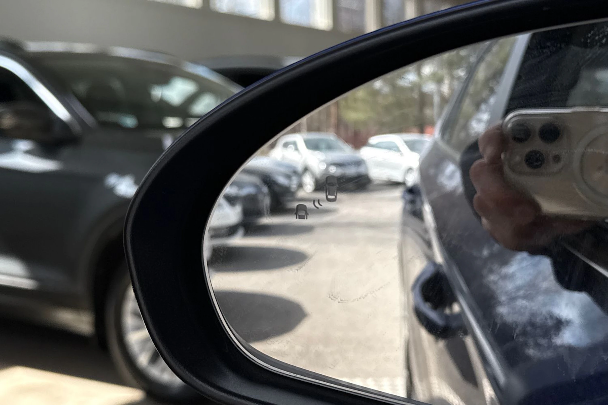 sininen Hyundai IONIQ hybrid 2021 kuva 6.