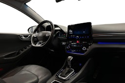 punainen Hyundai IONIQ hybrid 2021 kuva 9.