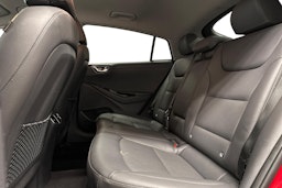 punainen Hyundai IONIQ hybrid 2021 kuva 10.