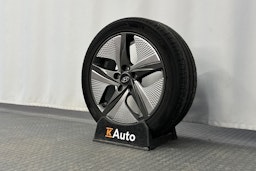 punainen Hyundai IONIQ hybrid 2021 kuva 13.