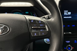 punainen Hyundai IONIQ hybrid 2021 kuva 15.