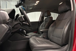 punainen Hyundai IONIQ hybrid 2021 kuva 22.