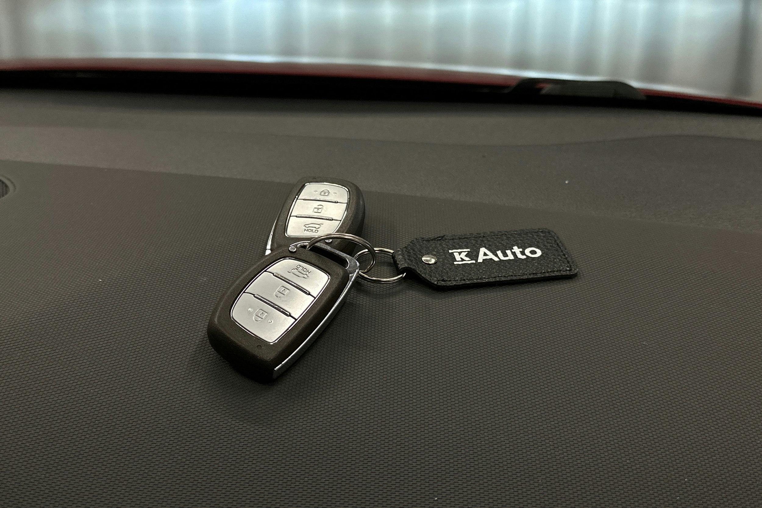 punainen Hyundai IONIQ hybrid 2021 kuva 26.