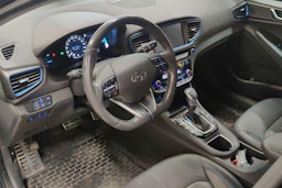 Harmaa Hyundai IONIQ plug-in 2017 kuva 3.