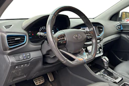 harmaa Hyundai IONIQ plug-in 2018 kuva 3.