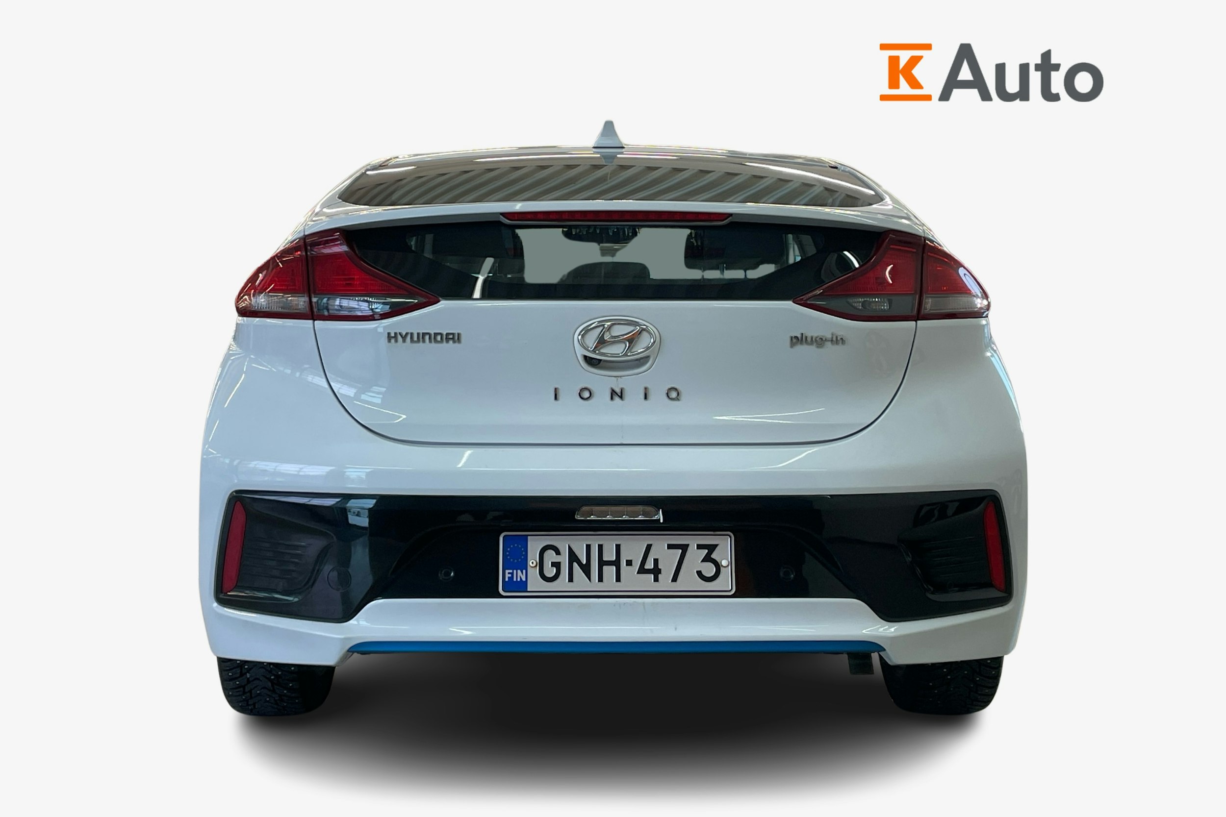 Valkoinen Hyundai IONIQ plug-in 2019 kuva 3.