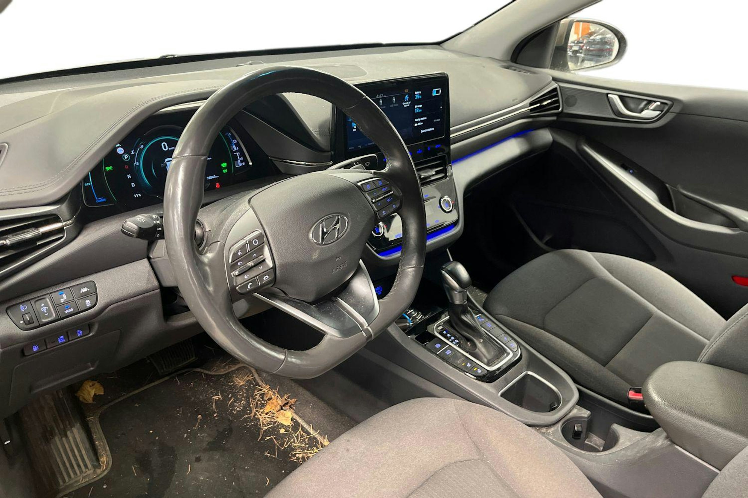 ruskea (beige) Hyundai IONIQ plug-in 2019 kuva 3.