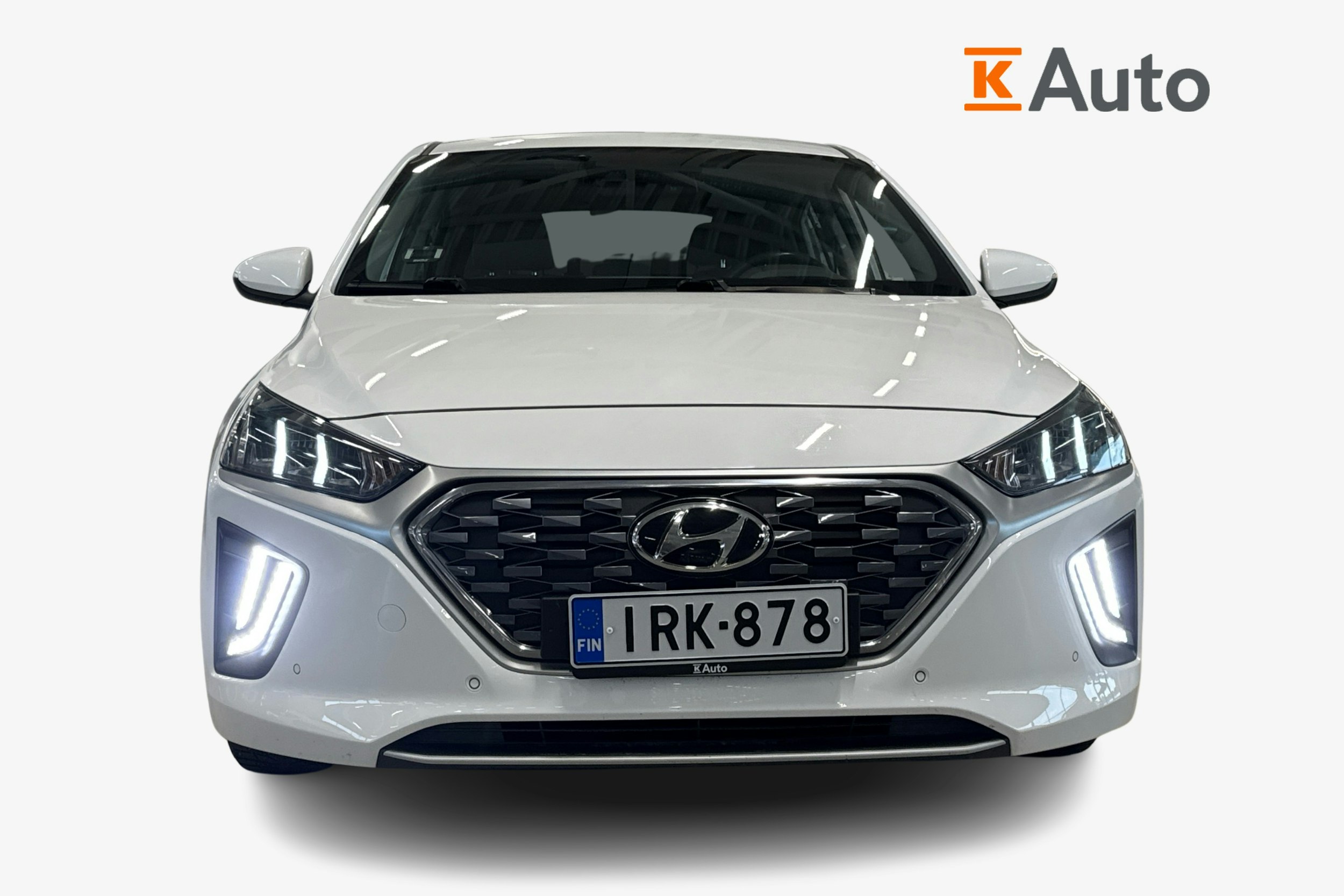 valkoinen Hyundai IONIQ plug-in 2020 kuva 4.