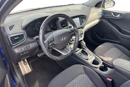 sininen Hyundai IONIQ plug-in 2019 kuva 3.