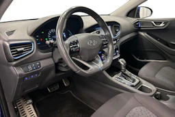 sininen Hyundai IONIQ plug-in 2019 kuva 6.
