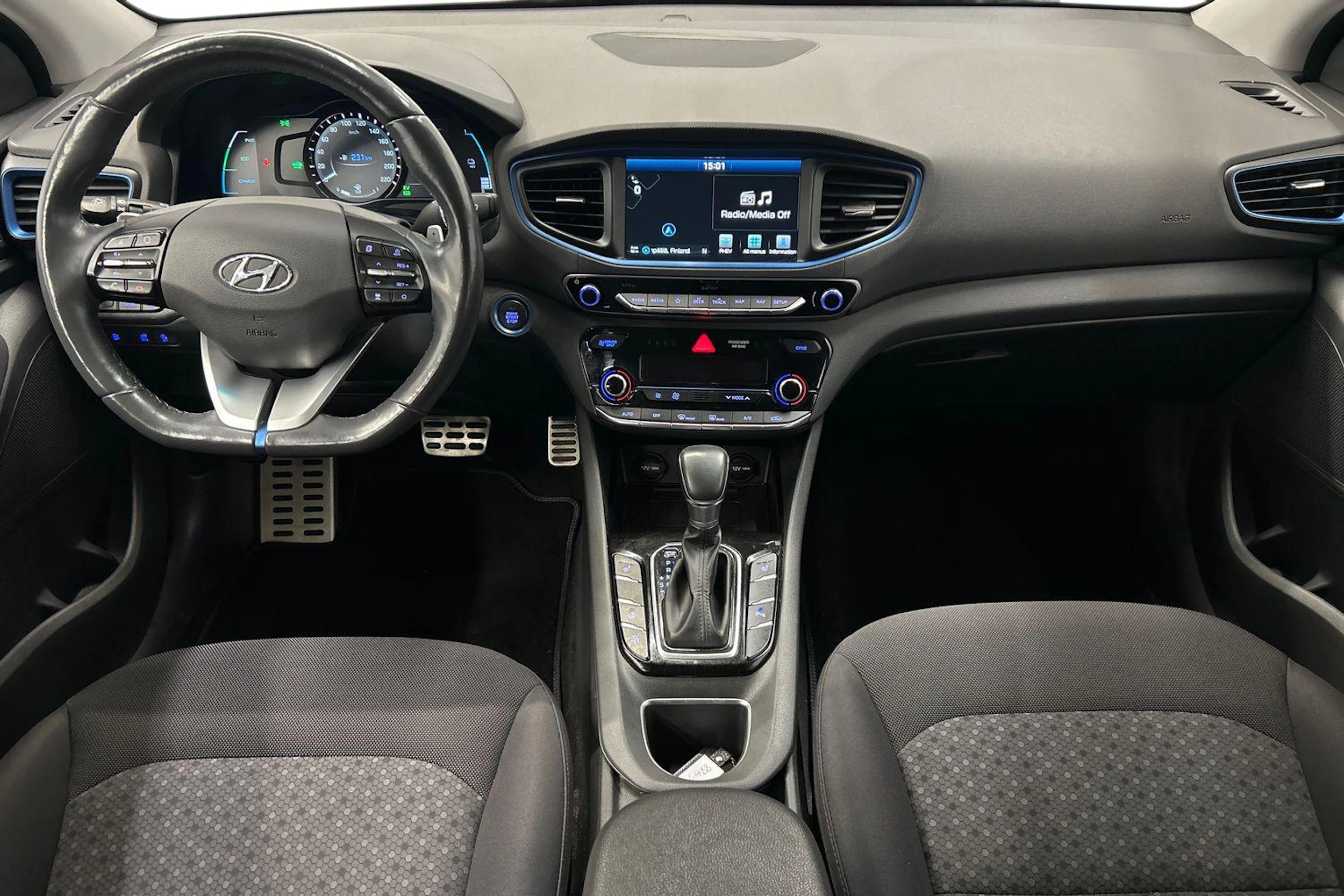 sininen Hyundai IONIQ plug-in 2019 kuva 7.