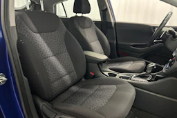 sininen Hyundai IONIQ plug-in 2019 kuva 11.