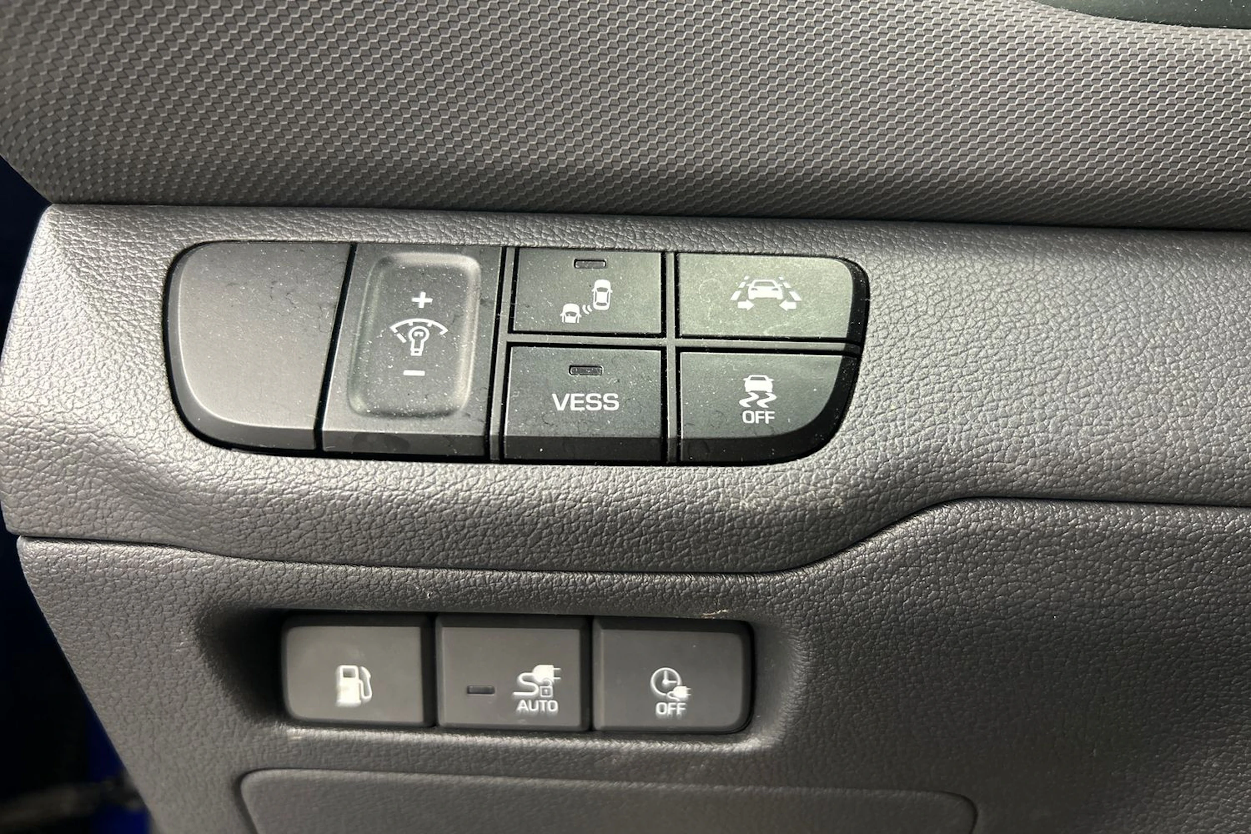 sininen Hyundai IONIQ plug-in 2019 kuva 15.