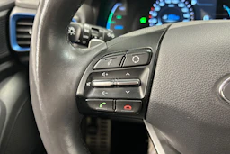 sininen Hyundai IONIQ plug-in 2019 kuva 17.