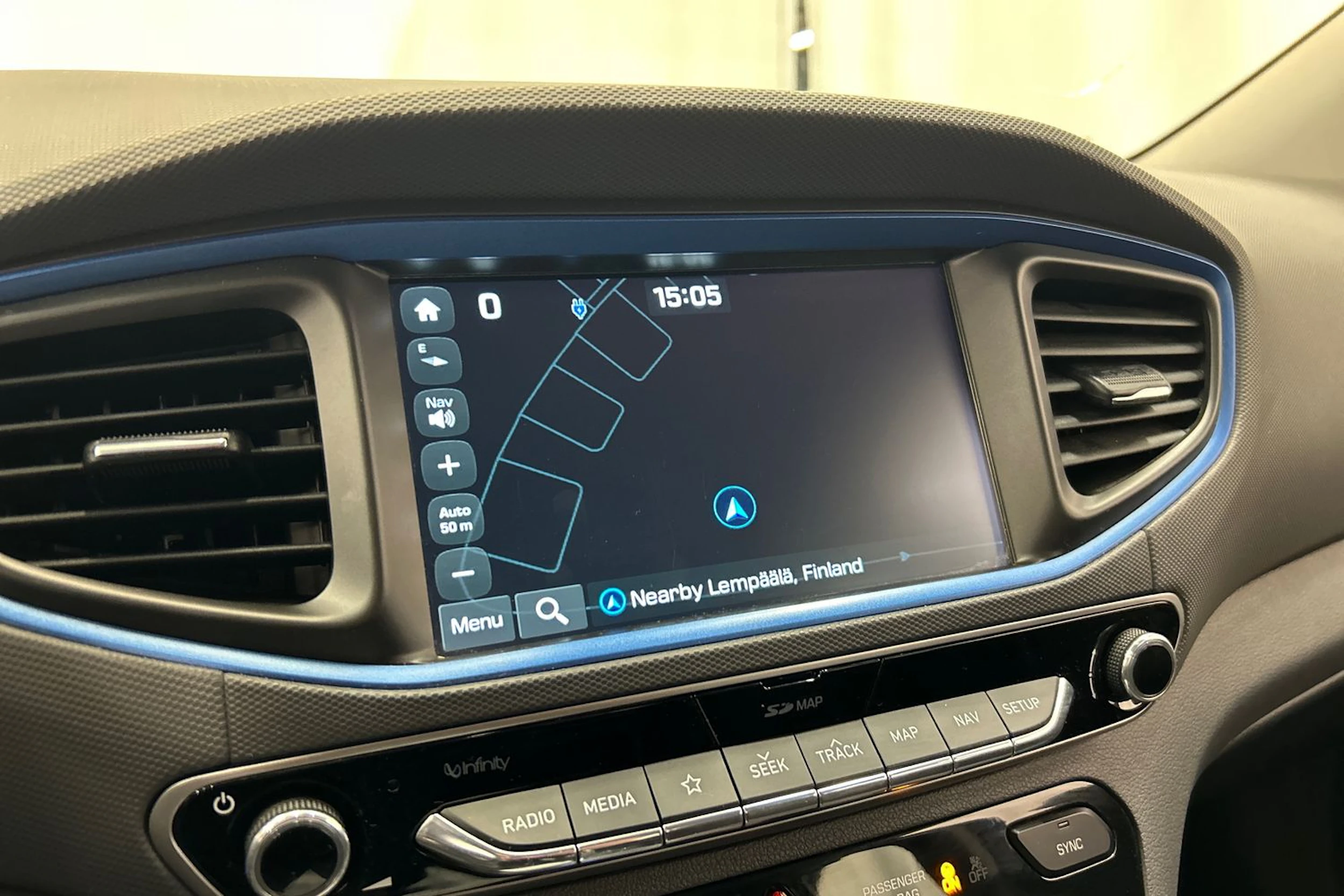 sininen Hyundai IONIQ plug-in 2019 kuva 19.