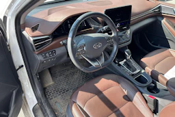 valkoinen Hyundai IONIQ plug-in 2020 kuva 3.