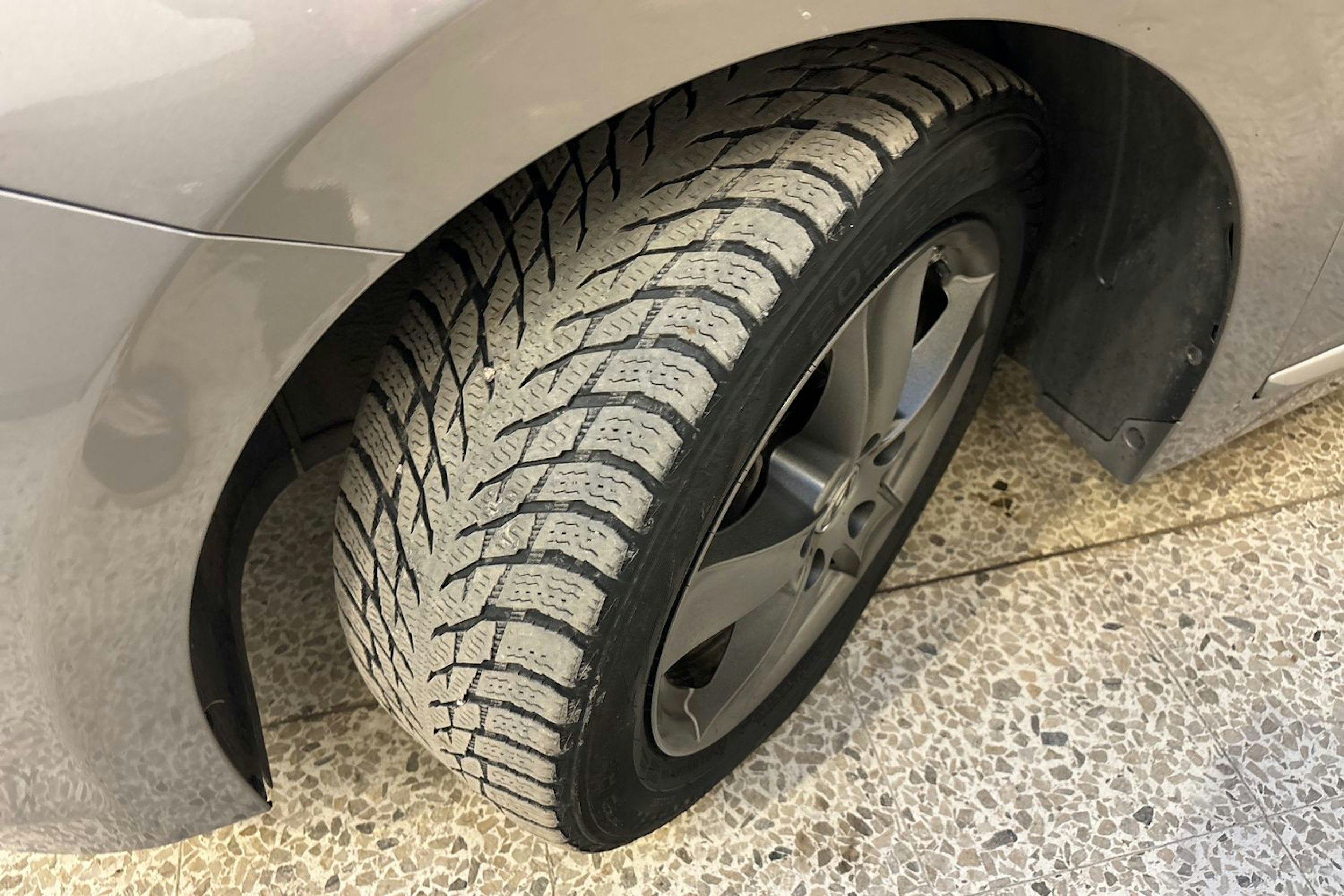 harmaa Hyundai IONIQ plug-in 2020 kuva 13.