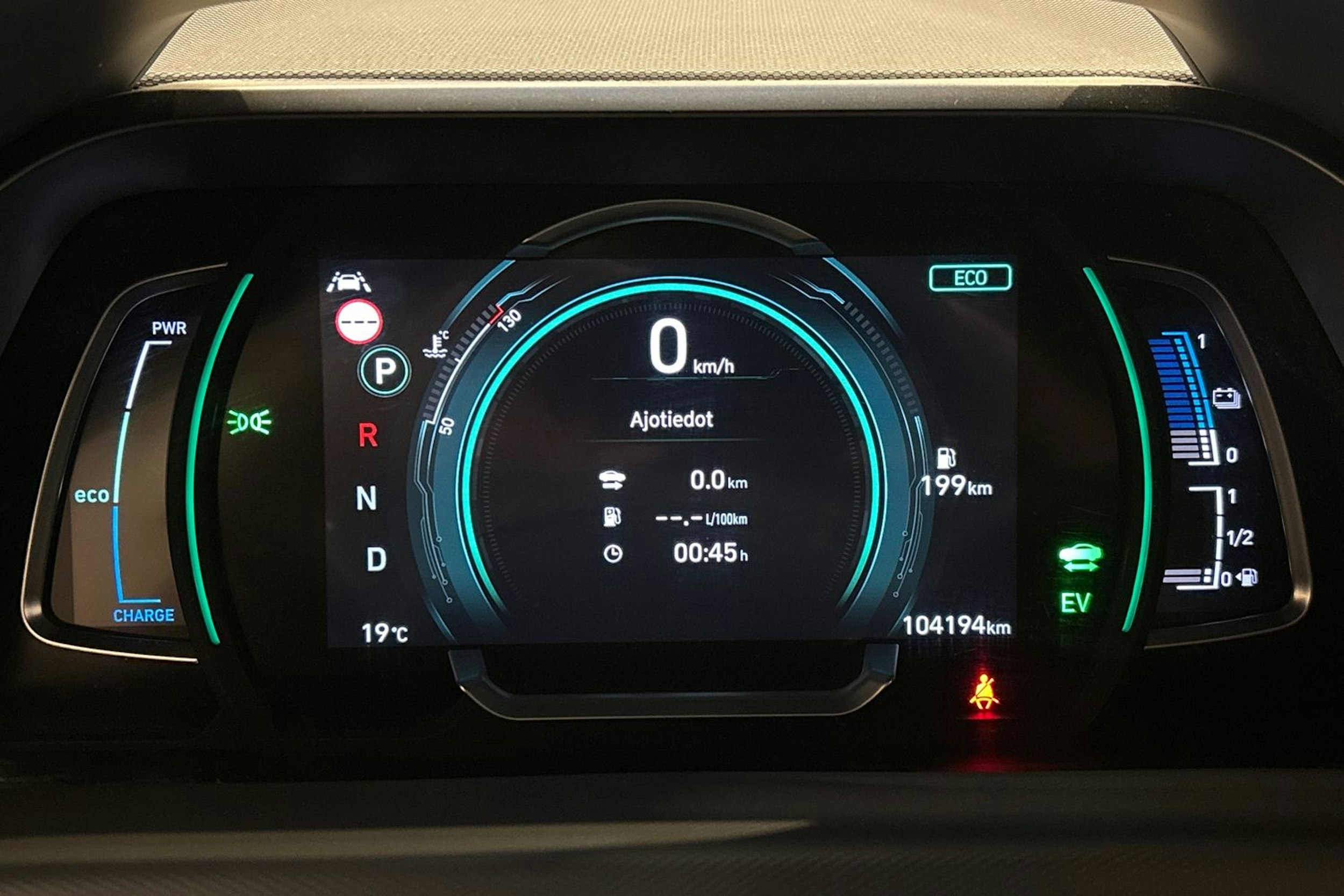 harmaa Hyundai IONIQ plug-in 2020 kuva 17.