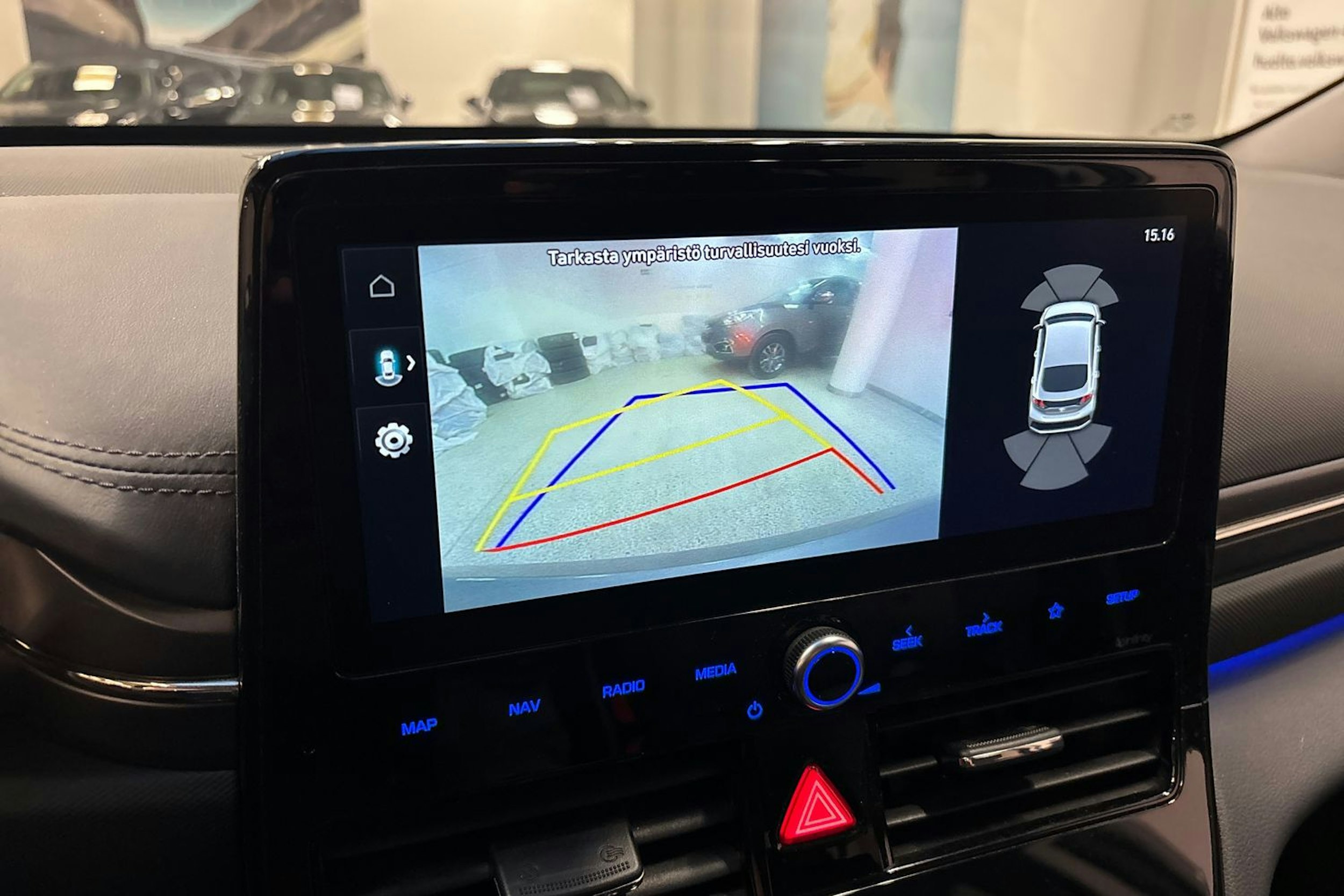 harmaa Hyundai IONIQ plug-in 2020 kuva 18.