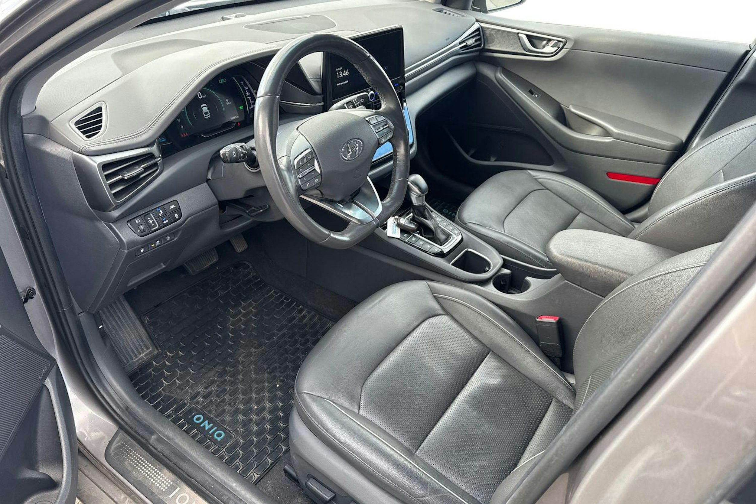harmaa Hyundai IONIQ plug-in 2020 kuva 3.