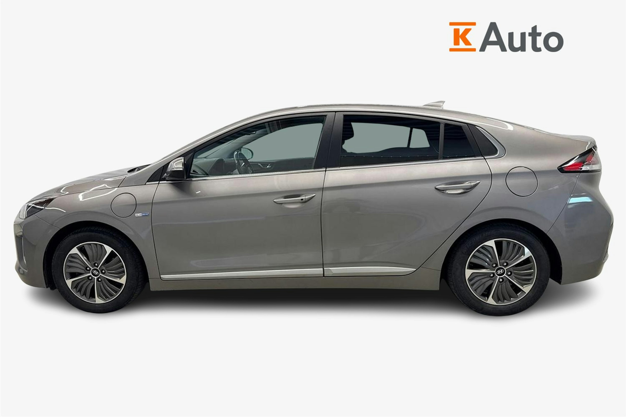 harmaa Hyundai IONIQ plug-in 2020 kuva 5.
