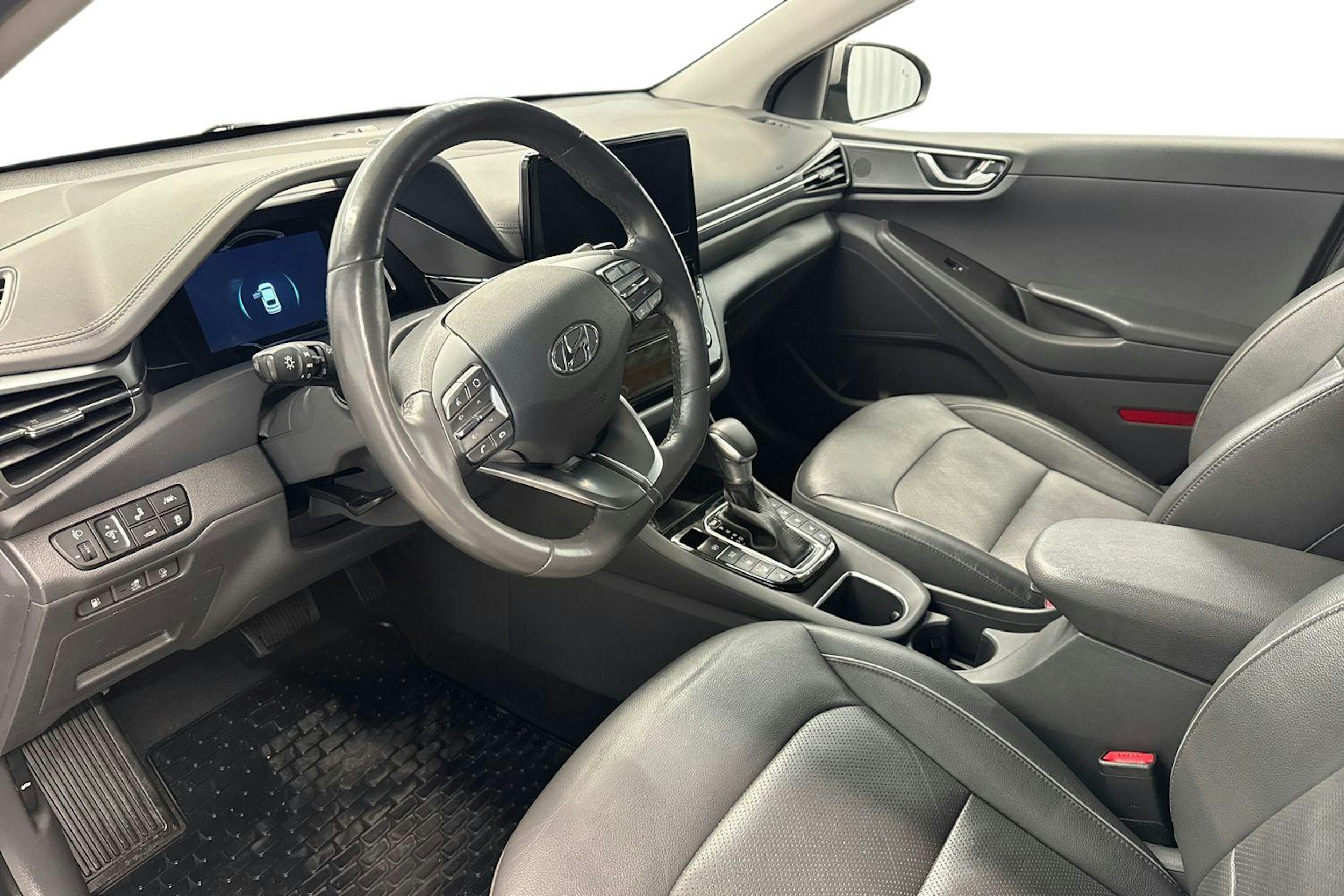 harmaa Hyundai IONIQ plug-in 2020 kuva 6.