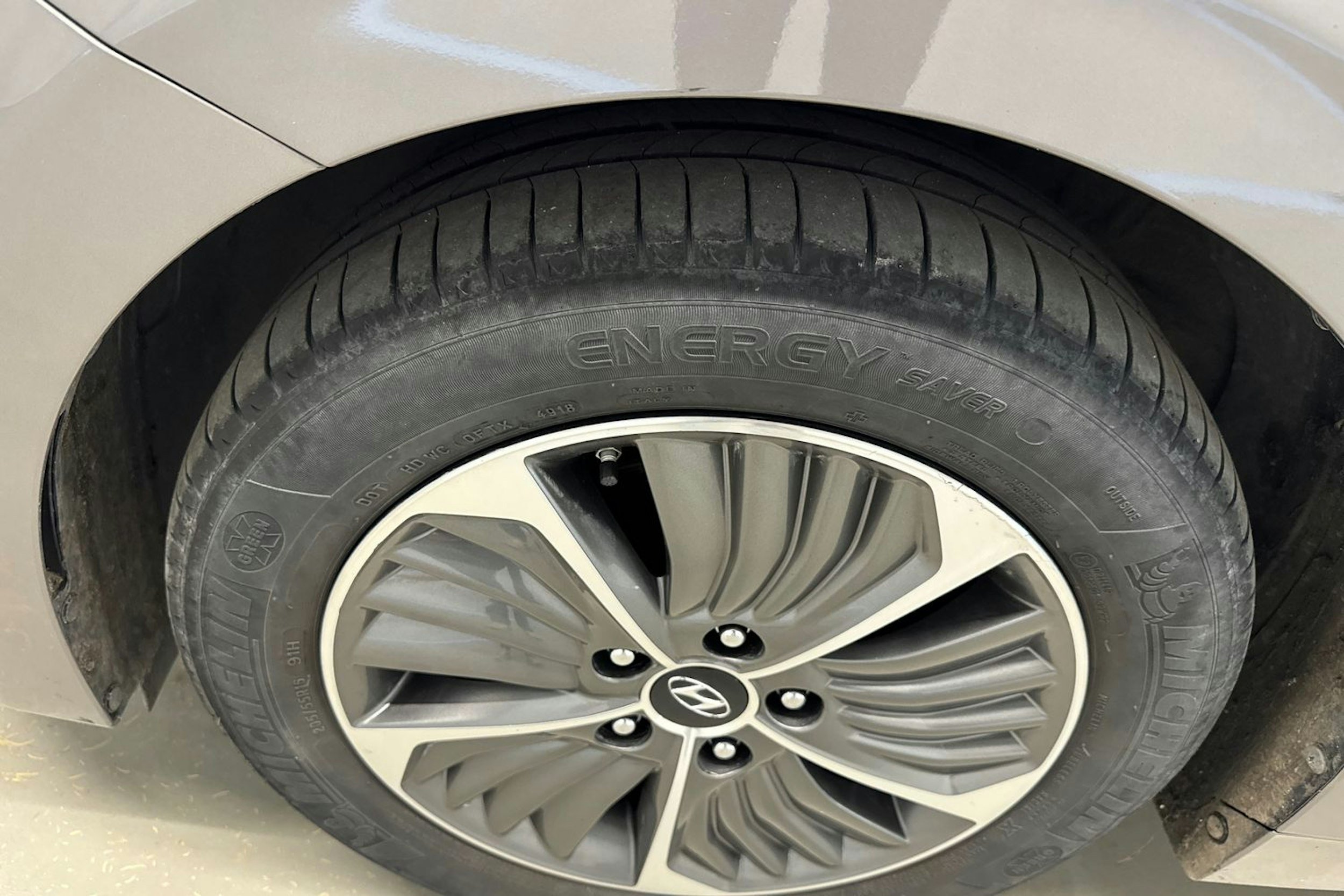 harmaa Hyundai IONIQ plug-in 2020 kuva 10.