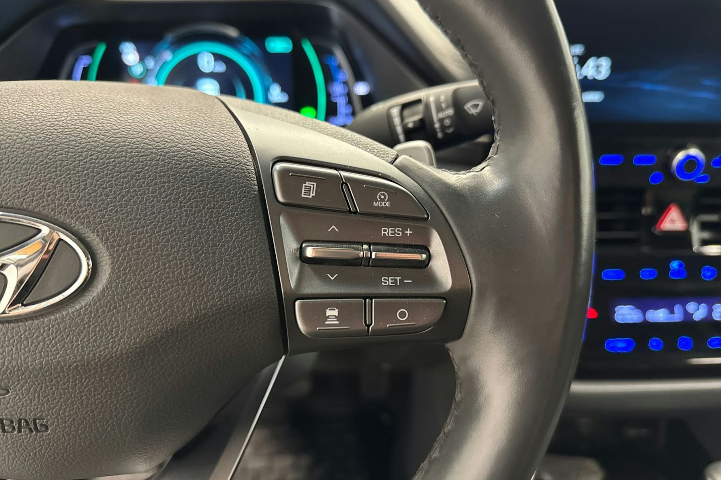 harmaa Hyundai IONIQ plug-in 2020 kuva 14.