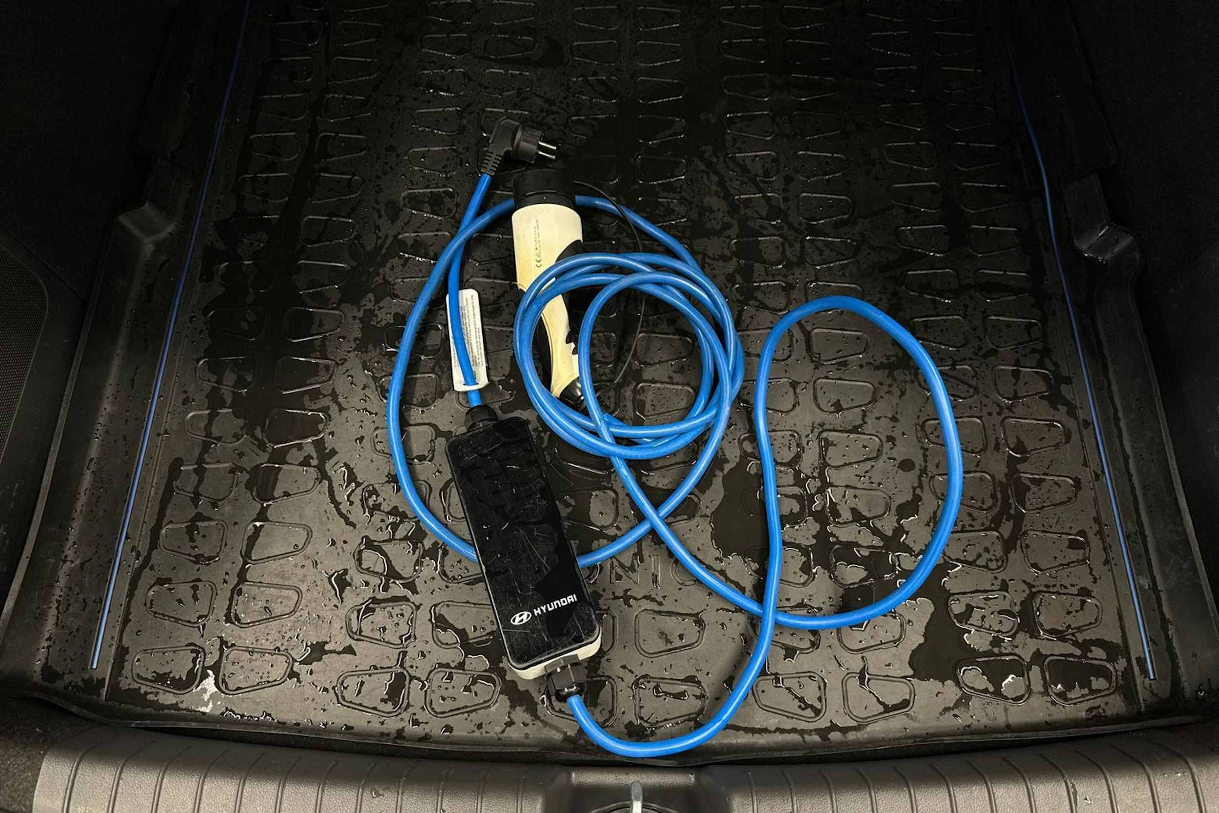 harmaa Hyundai IONIQ plug-in 2020 kuva 23.