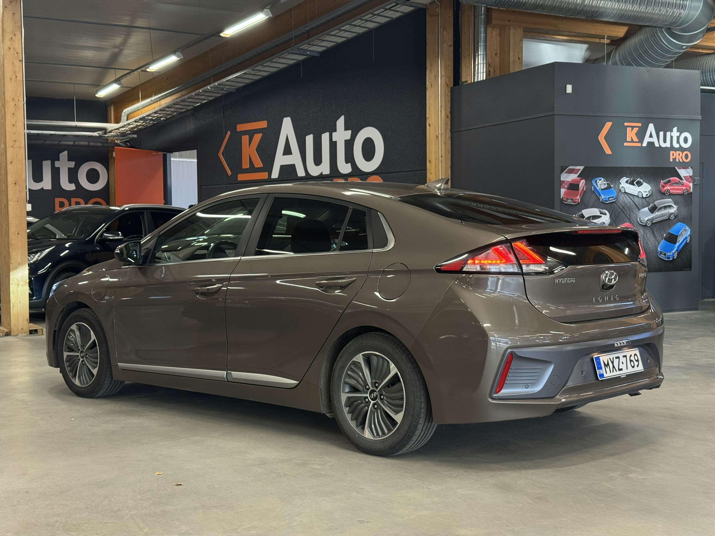 ruskea (beige) Hyundai IONIQ plug-in 2020 kuva 2.