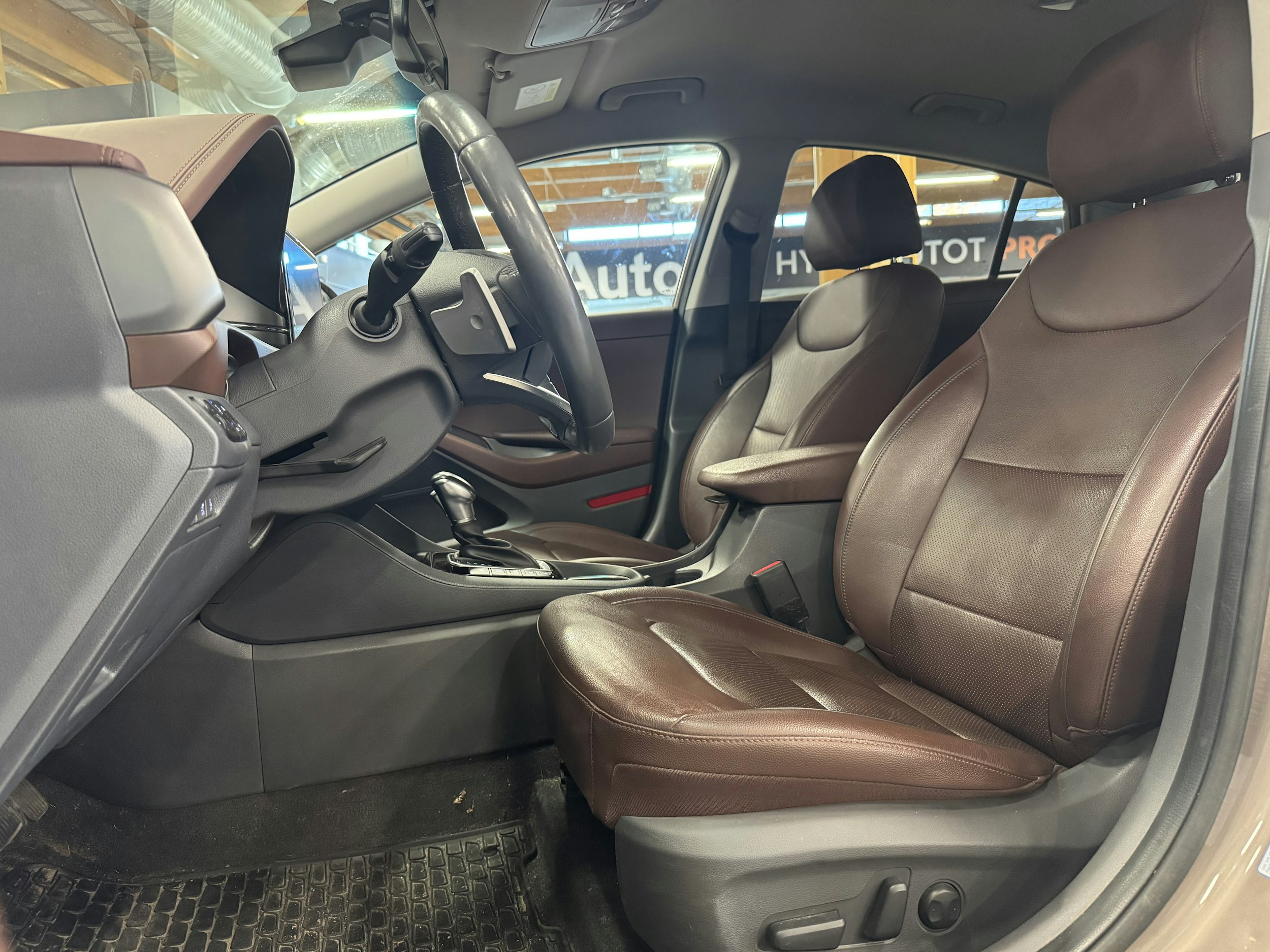 ruskea (beige) Hyundai IONIQ plug-in 2020 kuva 3.