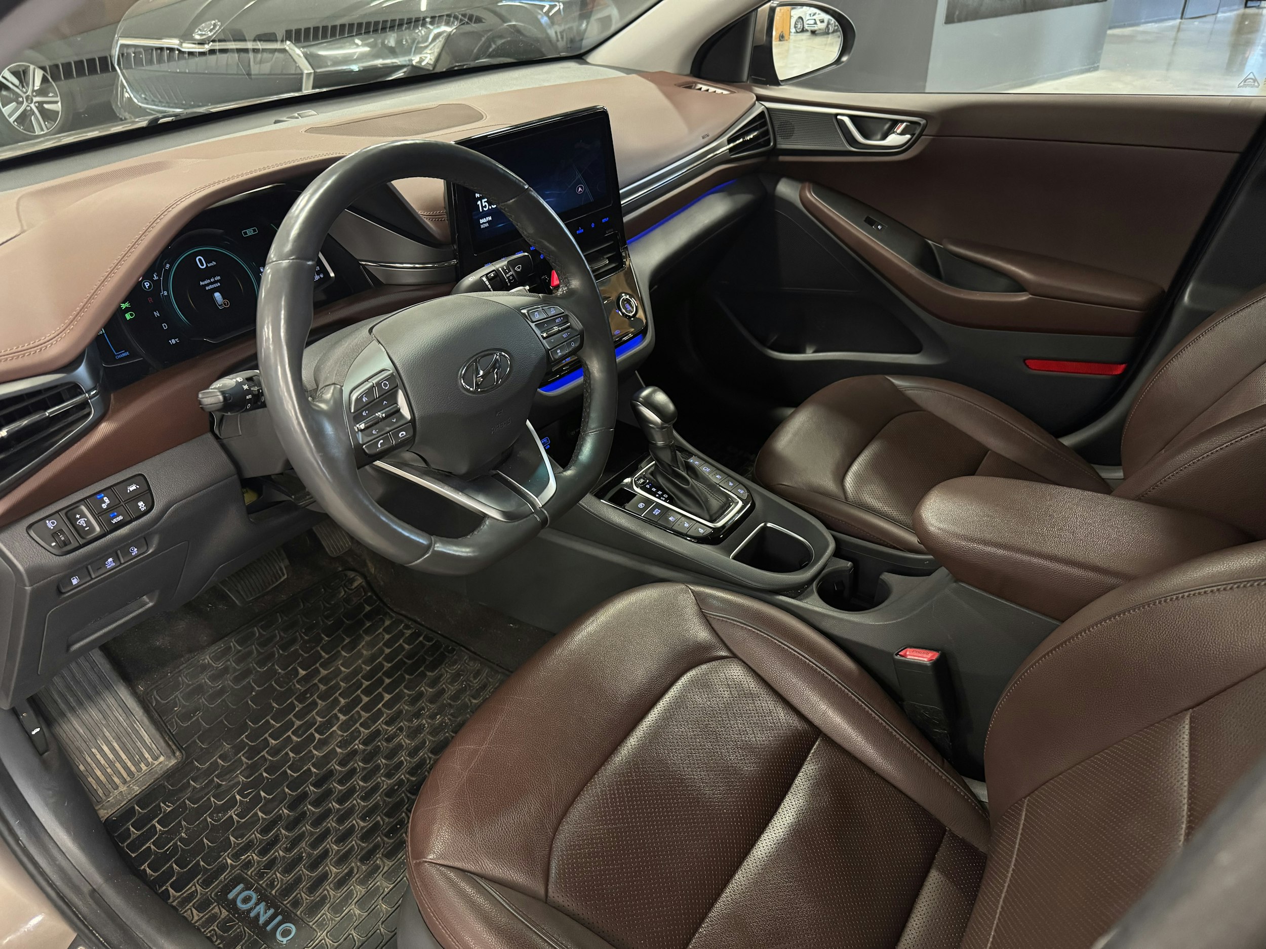 ruskea (beige) Hyundai IONIQ plug-in 2020 kuva 4.