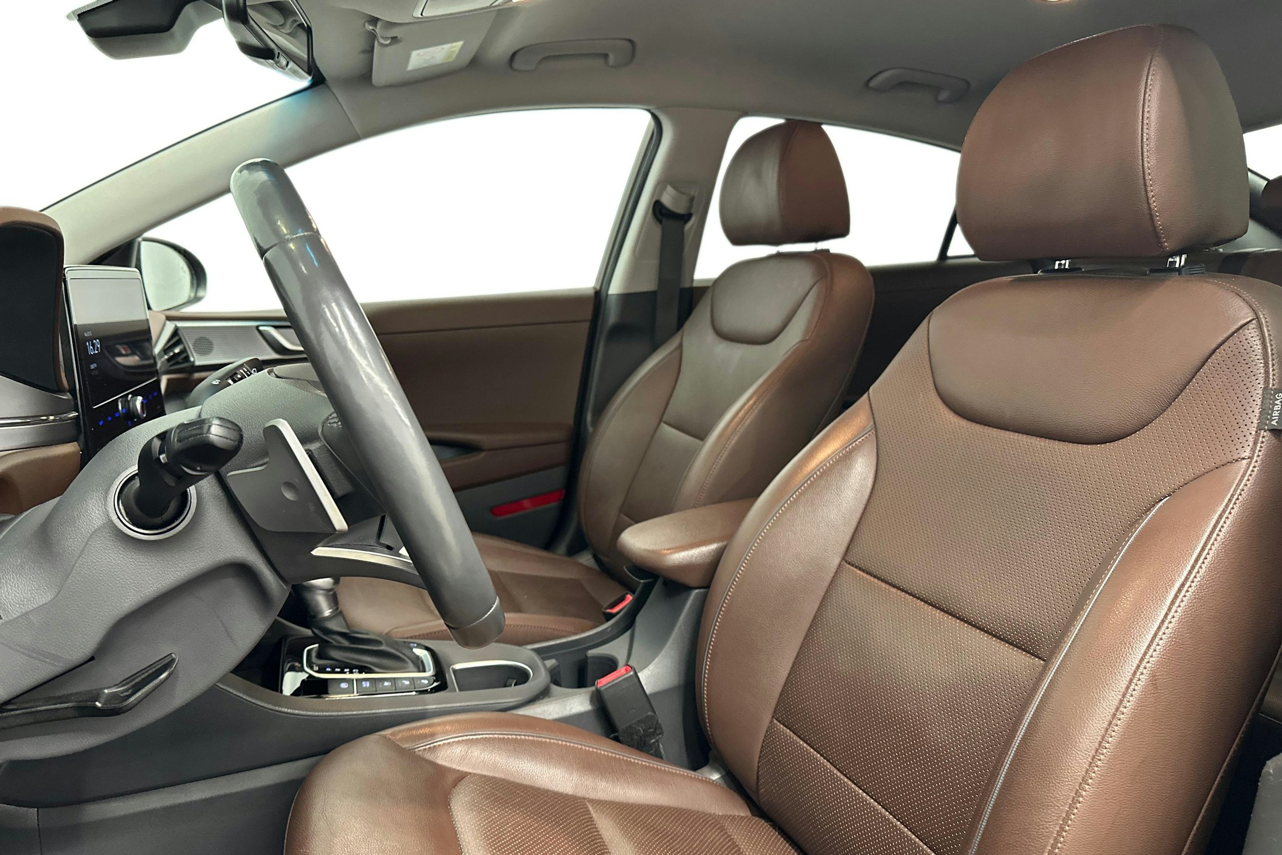 ruskea (beige) Hyundai IONIQ plug-in 2020 kuva 10.