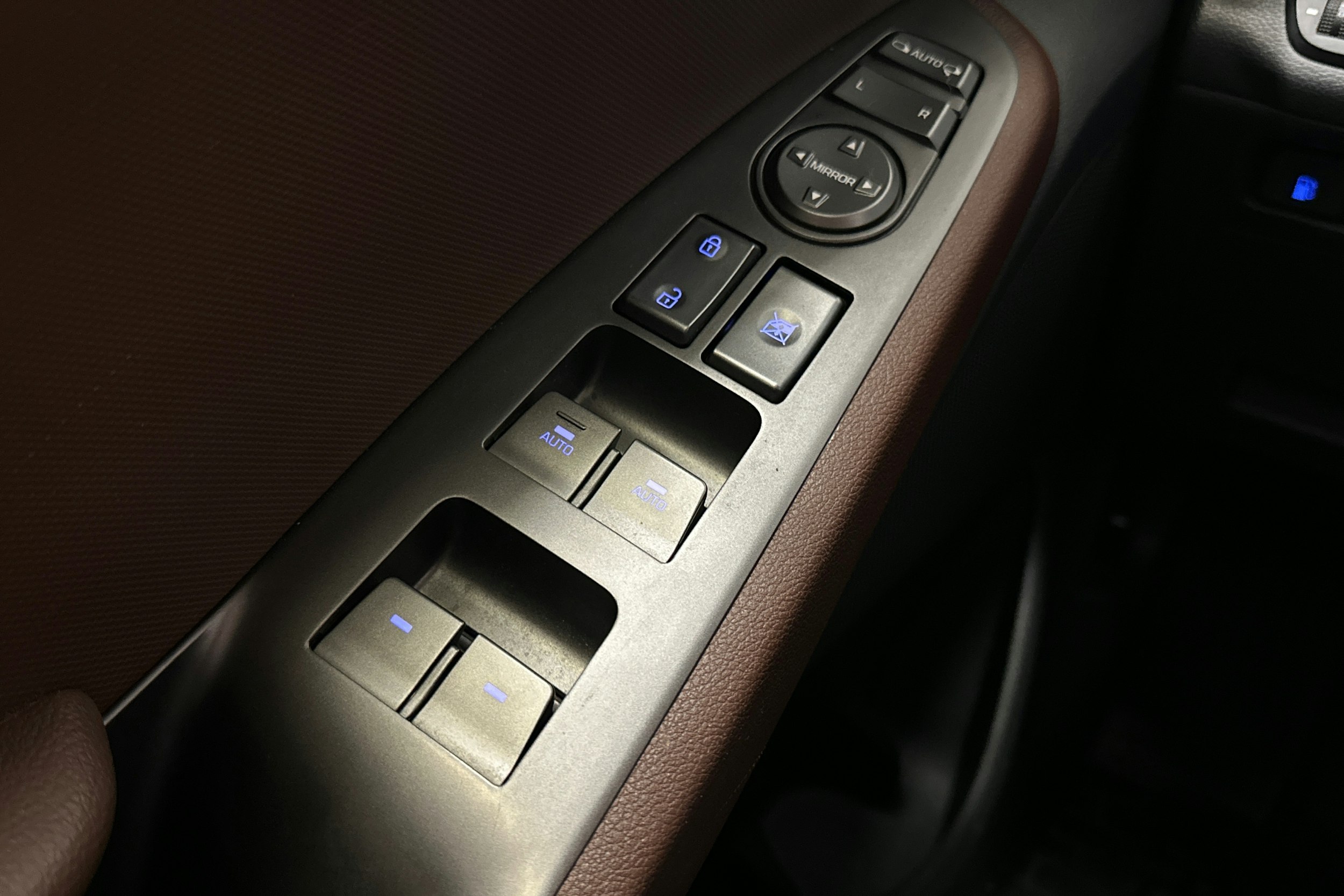 ruskea (beige) Hyundai IONIQ plug-in 2020 kuva 17.