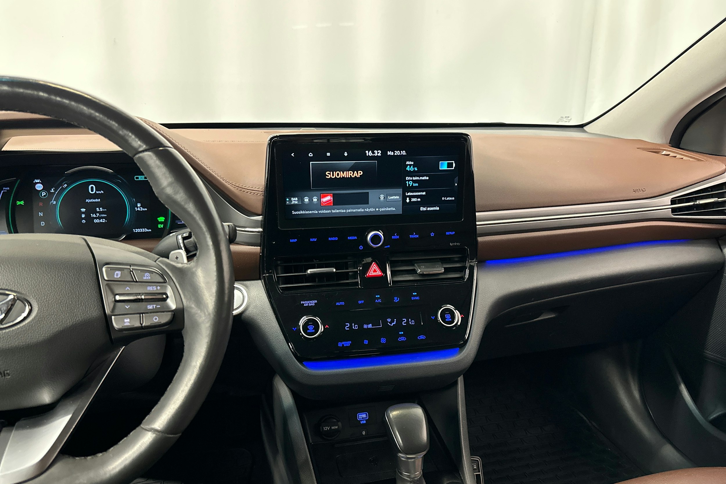 ruskea (beige) Hyundai IONIQ plug-in 2020 kuva 20.