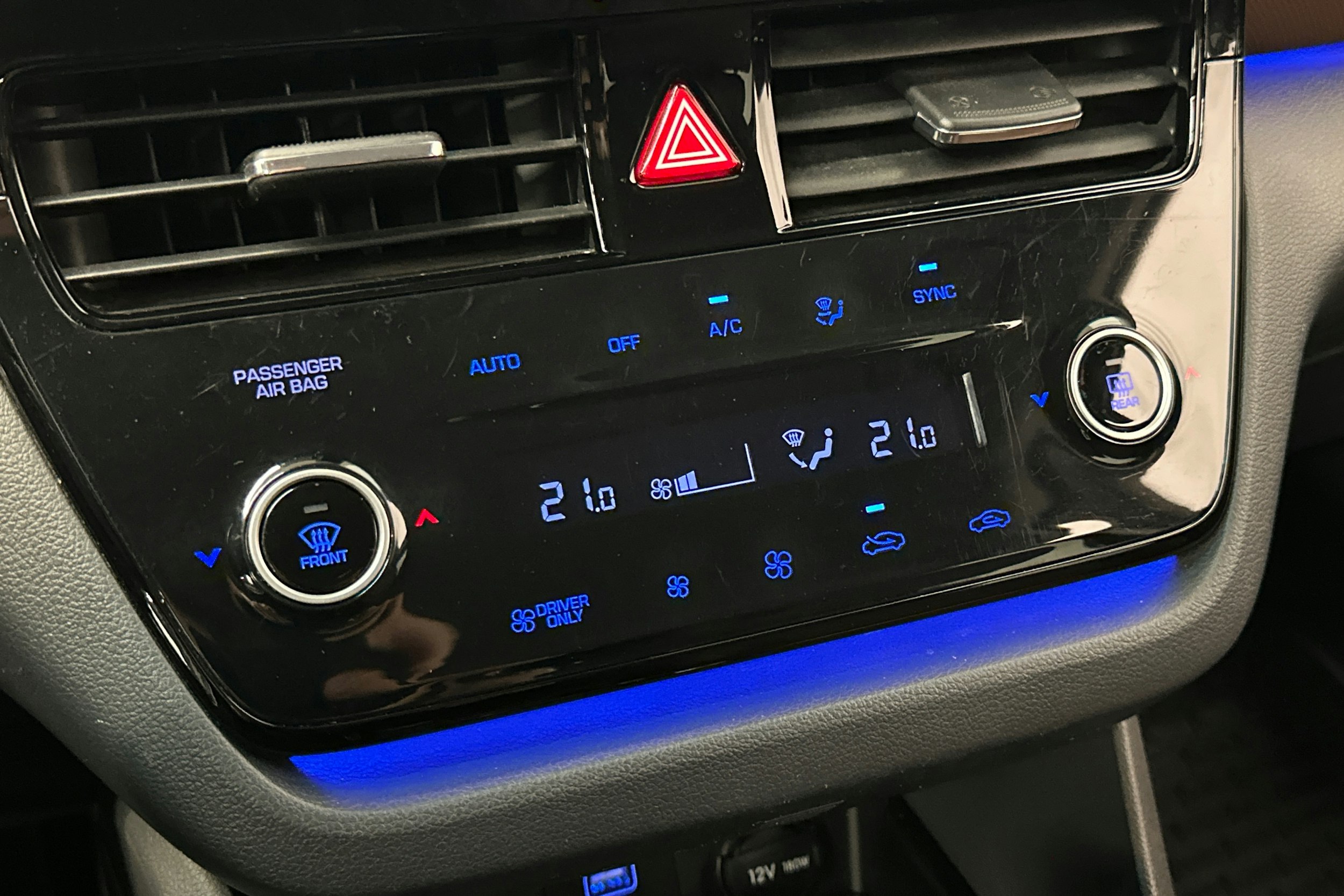 ruskea (beige) Hyundai IONIQ plug-in 2020 kuva 26.