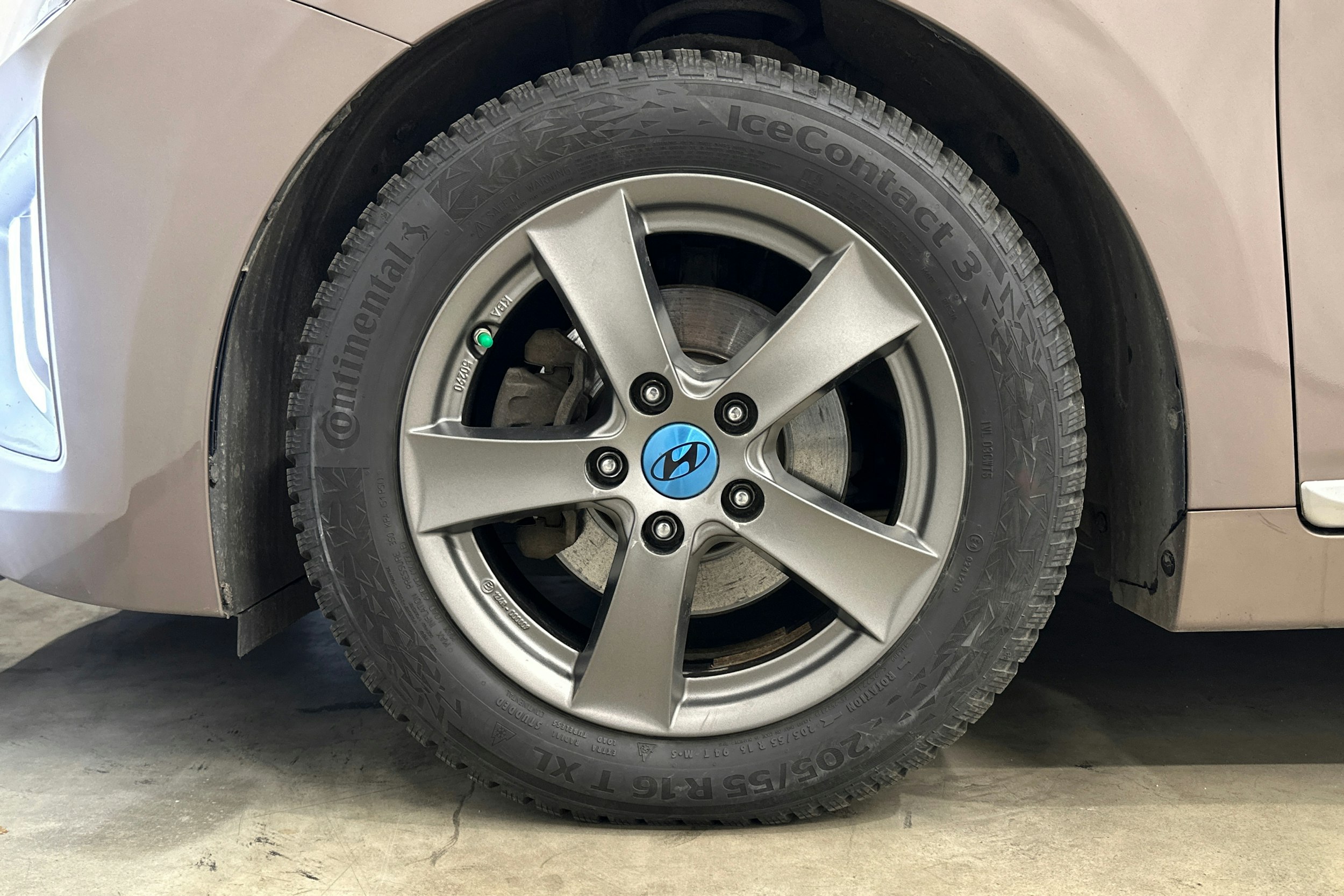 ruskea (beige) Hyundai IONIQ plug-in 2020 kuva 29.