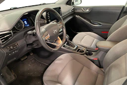 Valkoinen Hyundai IONIQ plug-in 2020 kuva 3.