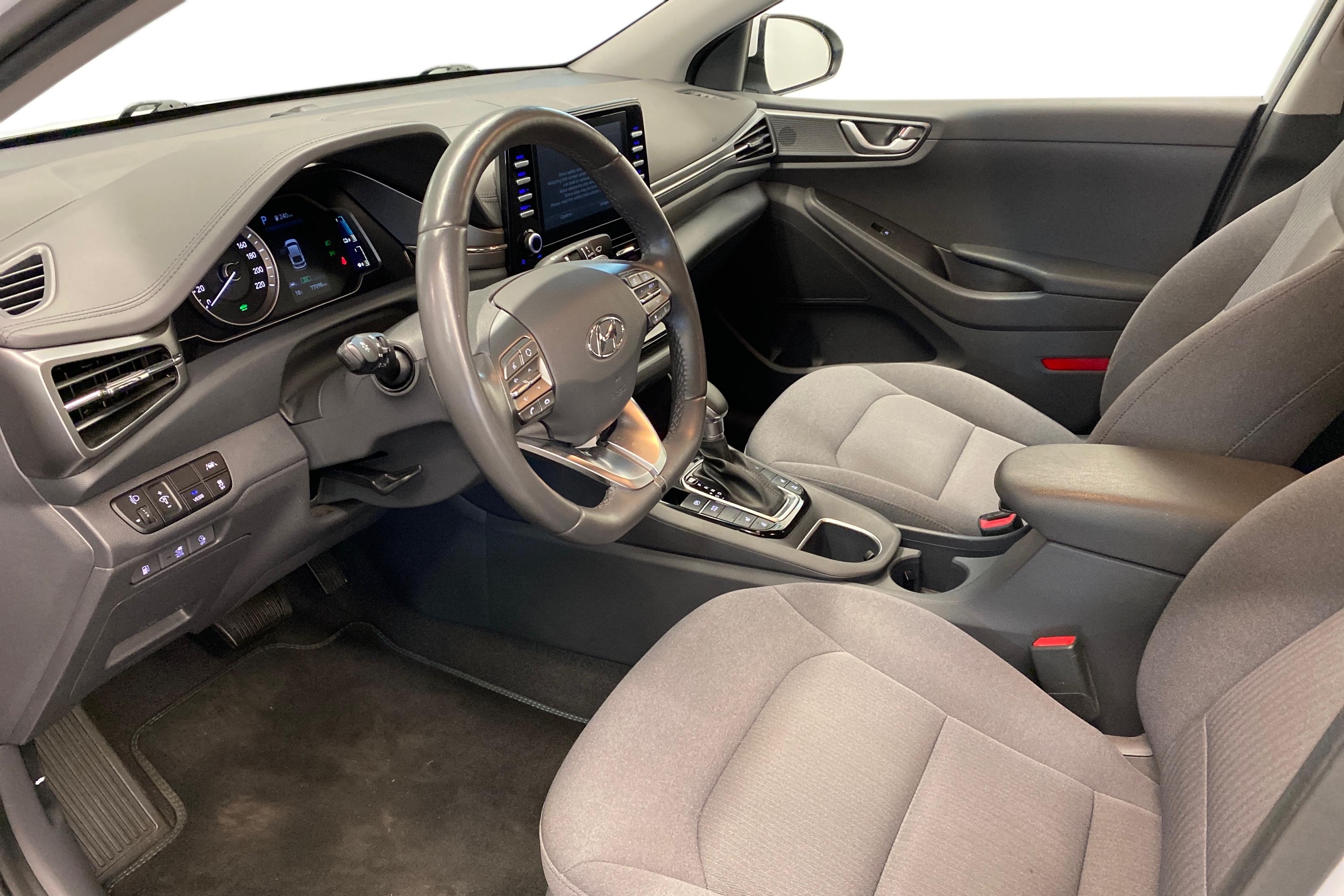 Hyundai Ioniq Plug-In DCT Comfort WLTP 2020, photo 6/22