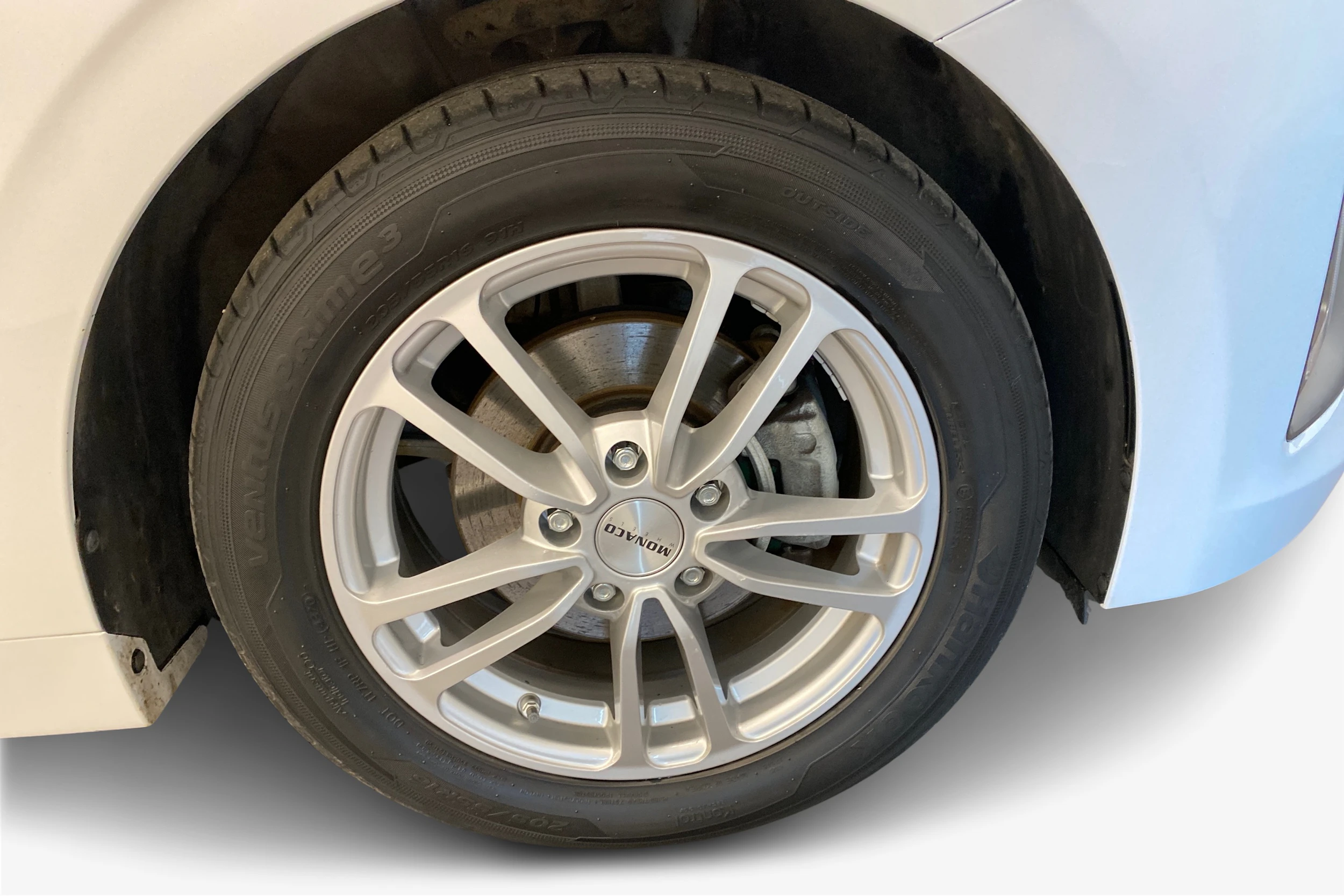 Valkoinen Hyundai IONIQ plug-in 2020 kuva 9.